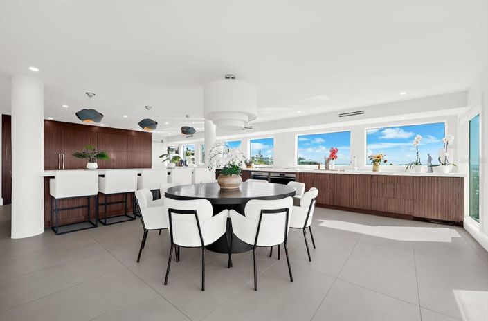 Image No.33-4 Bed Property for sale