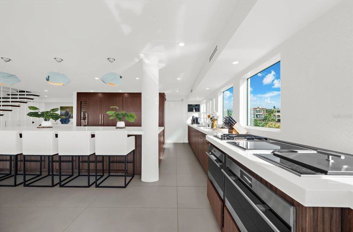 Image No.38-4 Bed Property for sale