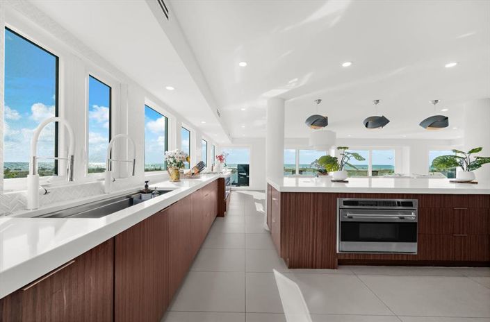 Image No.39-4 Bed Property for sale