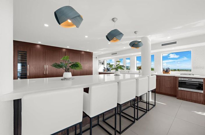 Image No.40-4 Bed Property for sale