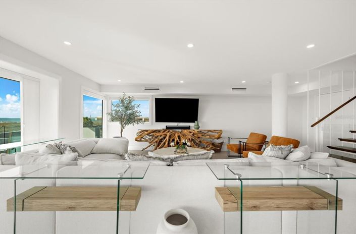 Image No.42-4 Bed Property for sale