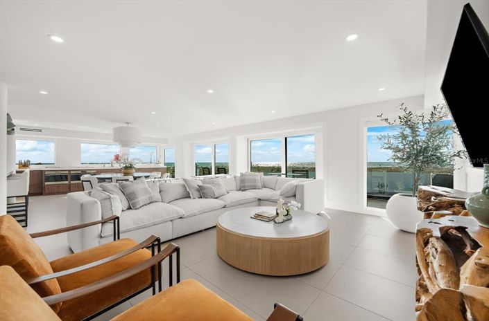 Image No.45-4 Bed Property for sale