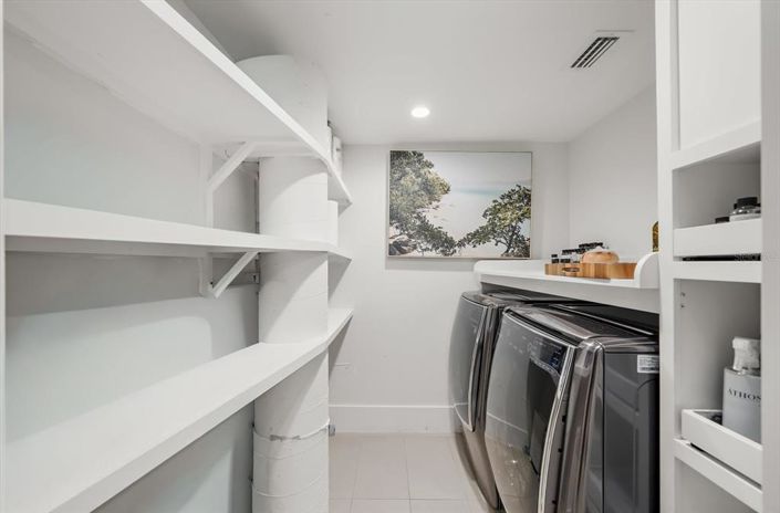 Image No.50-4 Bed Property for sale