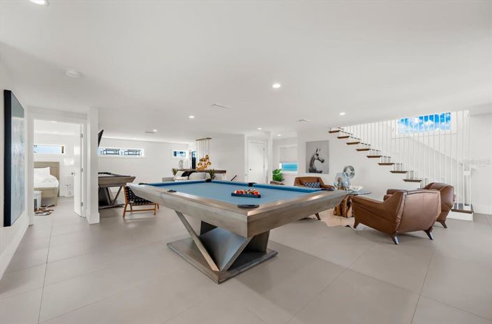 Image No.60-4 Bed Property for sale