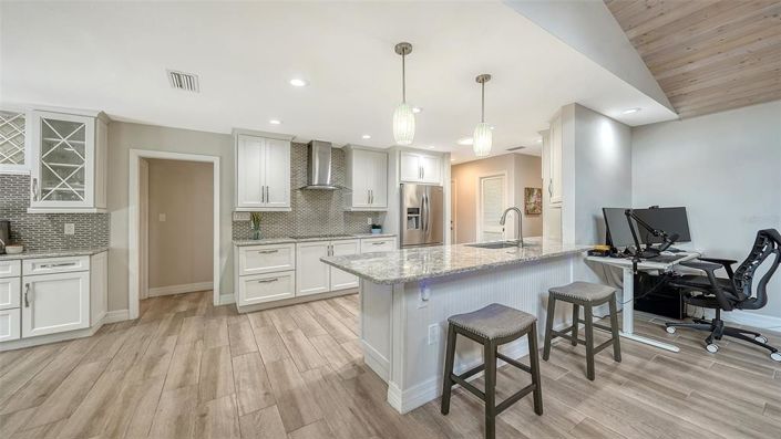 Image No.13-3 Bed Property for sale