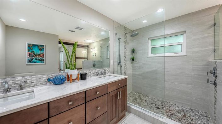 Image No.30-3 Bed Property for sale