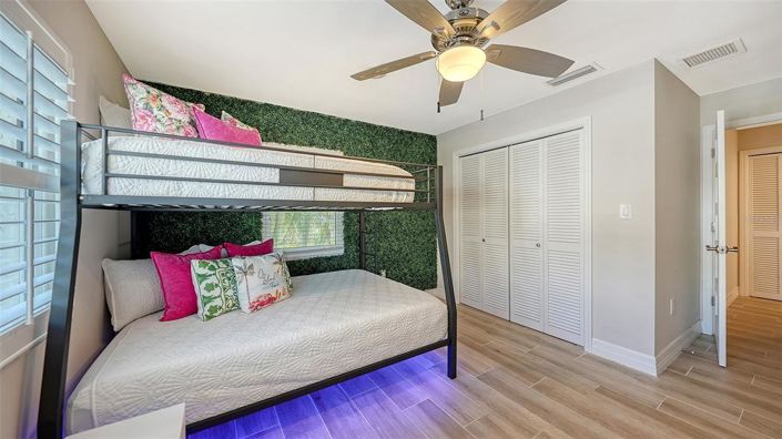 Image No.37-3 Bed Property for sale