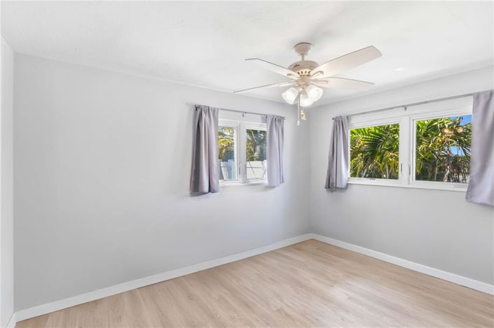 Image No.20-3 Bed Property for sale