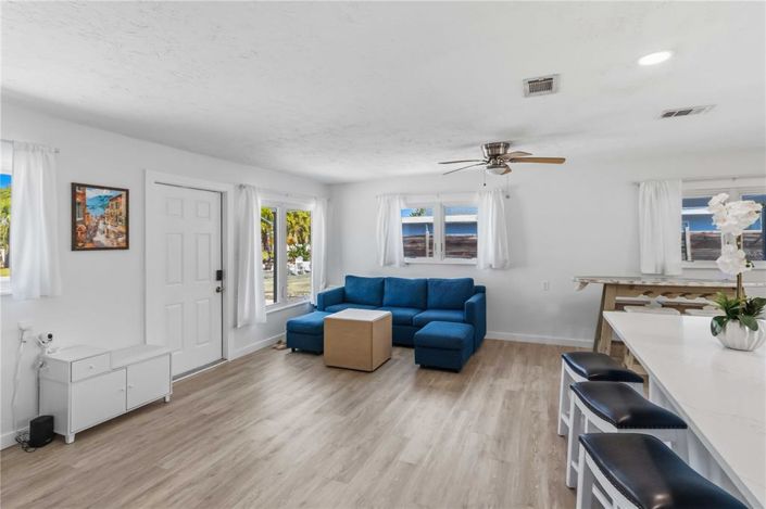 Image No.6-3 Bed Property for sale