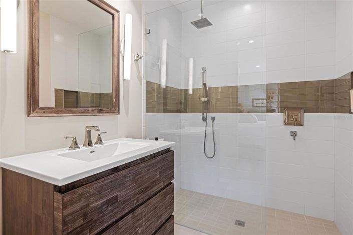 Image No.22-4 Bed Property for sale