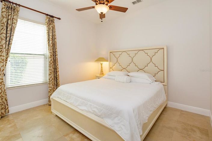 Image No.20-Propriété de 4 chambres à vendre à Orlando