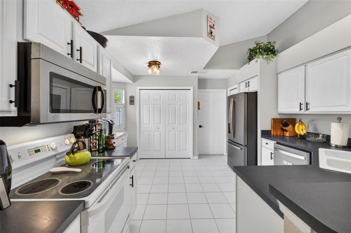 Image No.11-3 Bed Property for sale