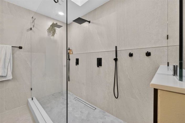 Image No.19-3 Bed Property for sale