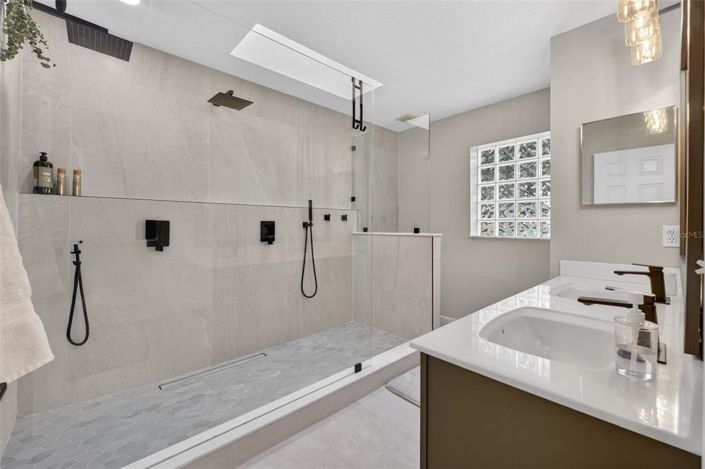 Image No.2-3 Bed Property for sale