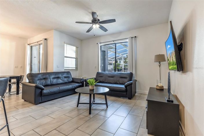 Image No.7-4 Bed Townhouse for sale