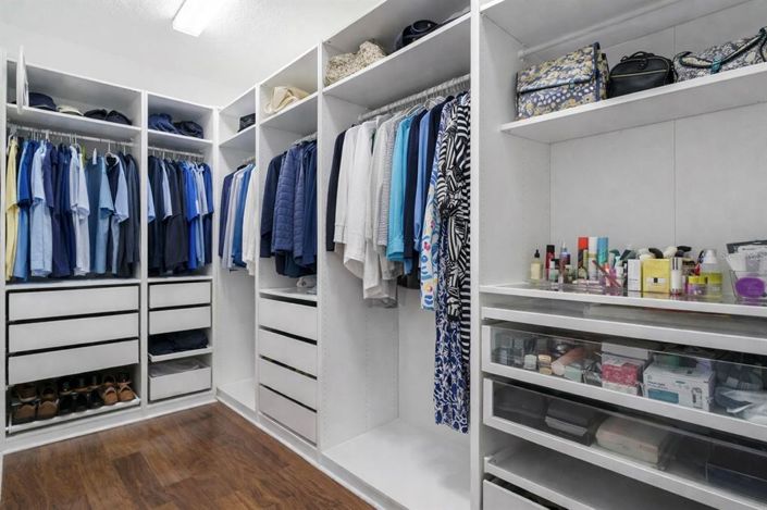 Image No.25-4 Bed Property for sale