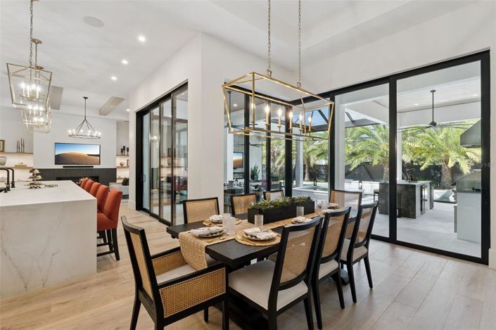 Image No.14-4 Bed Property for sale