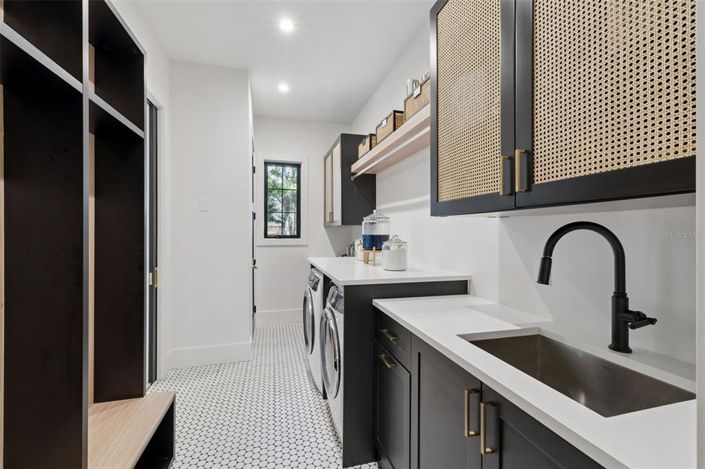 Image No.42-4 Bed Property for sale