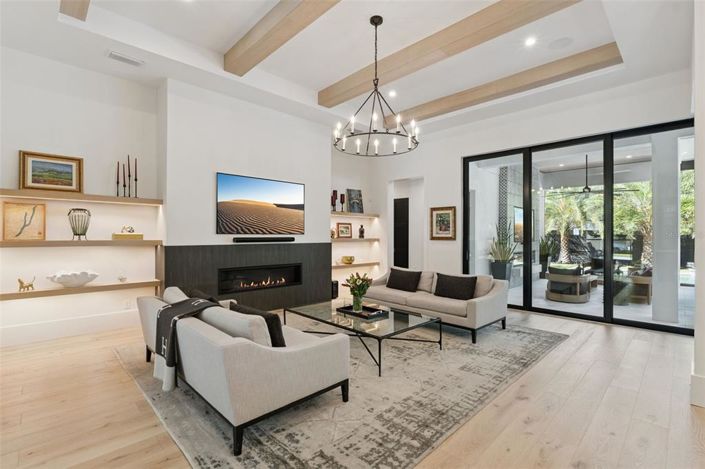 Image No.8-4 Bed Property for sale