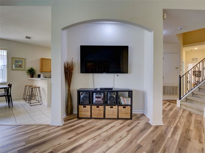 Image No.14-5 Bed Property for sale