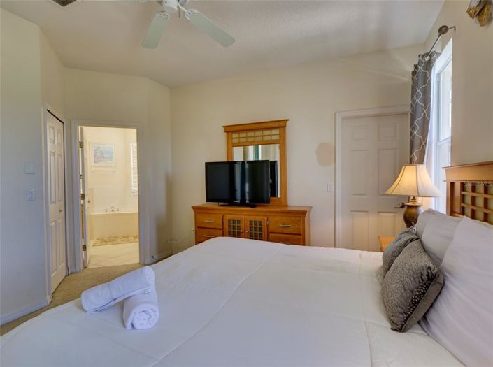 Image No.27-5 Bed Property for sale