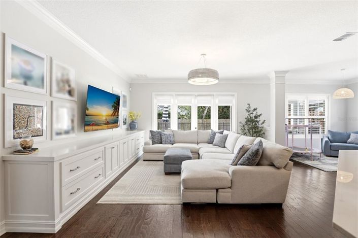 Image No.10-4 Bed Property for sale