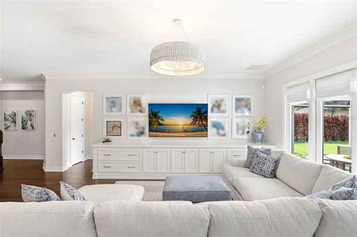 Image No.11-4 Bed Property for sale