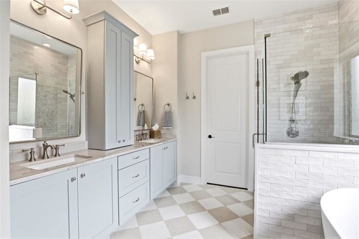 Image No.30-4 Bed Property for sale