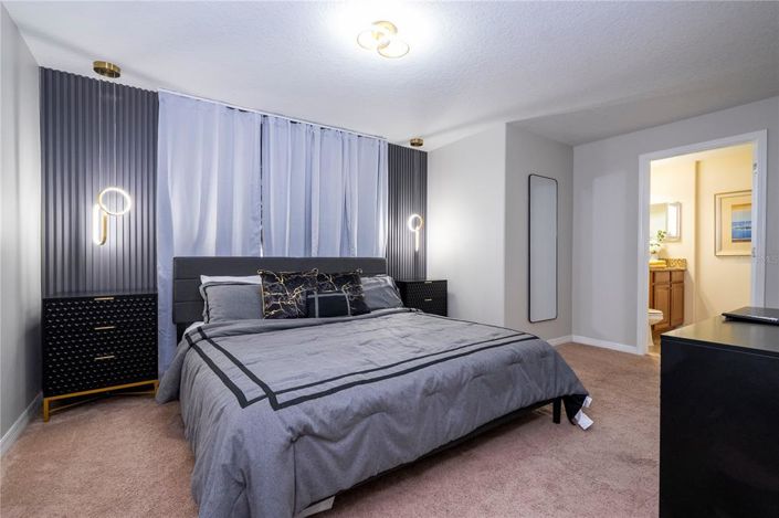 Image No.12-5 Bed Townhouse for sale