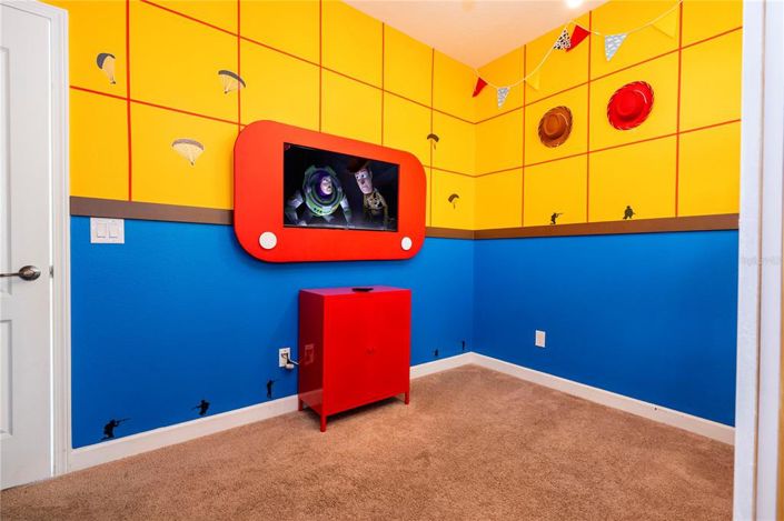 Image No.16-5 Bed Townhouse for sale