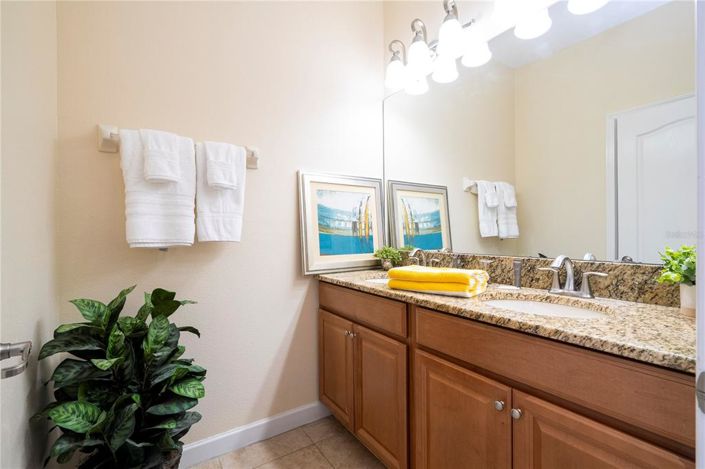 Image No.26-5 Bed Townhouse for sale