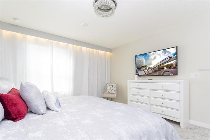 Image No.27-5 Bed Property for sale