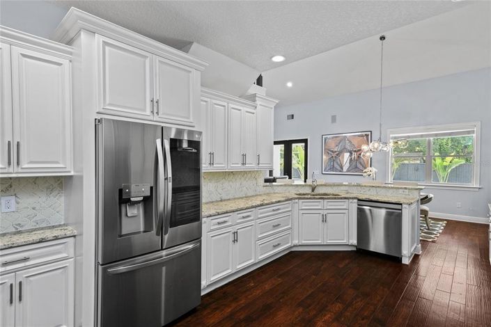 Image No.17-4 Bed Property for sale