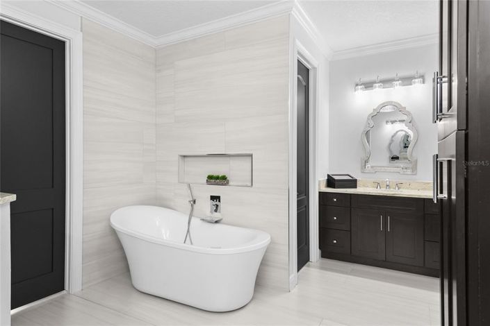 Image No.23-4 Bed Property for sale