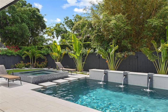 Image No.41-4 Bed Property for sale