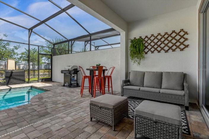 Image No.12-5 Bed Townhouse for sale