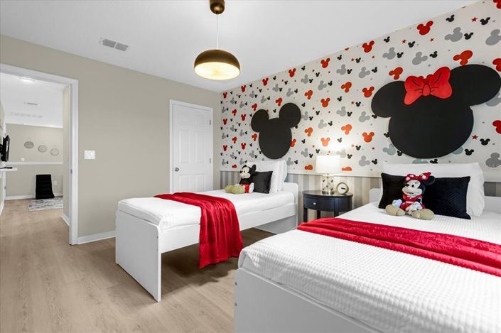 Image No.21-5 Bed Townhouse for sale