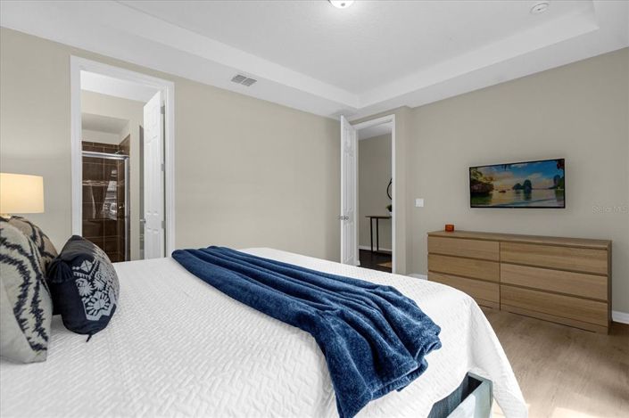 Image No.32-5 Bed Townhouse for sale