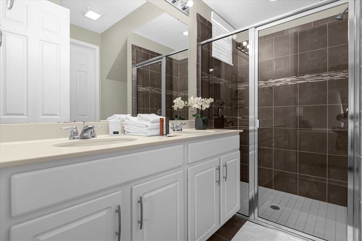 Image No.33-5 Bed Townhouse for sale