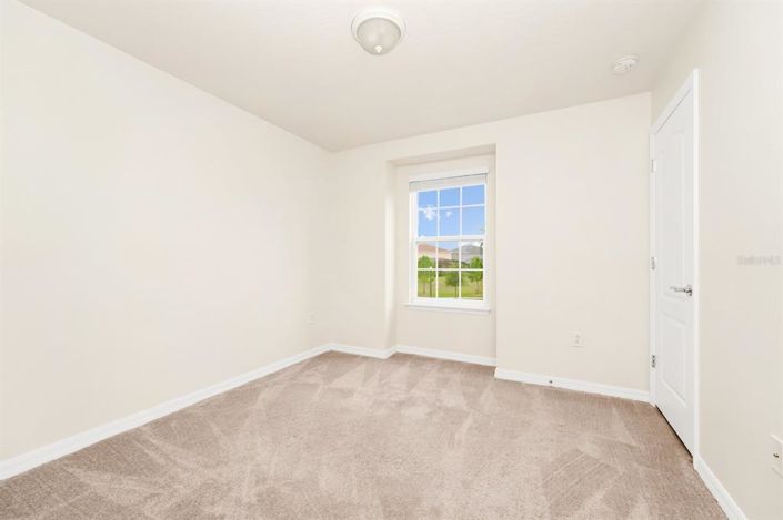 Image No.17-5 Bed Townhouse for sale