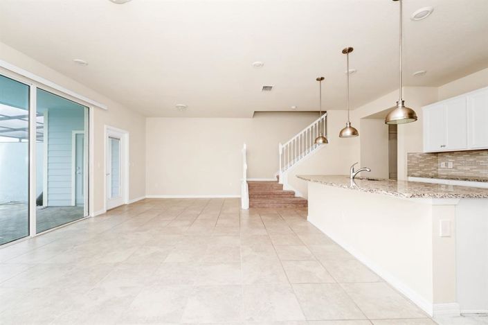 Image No.4-5 Bed Townhouse for sale