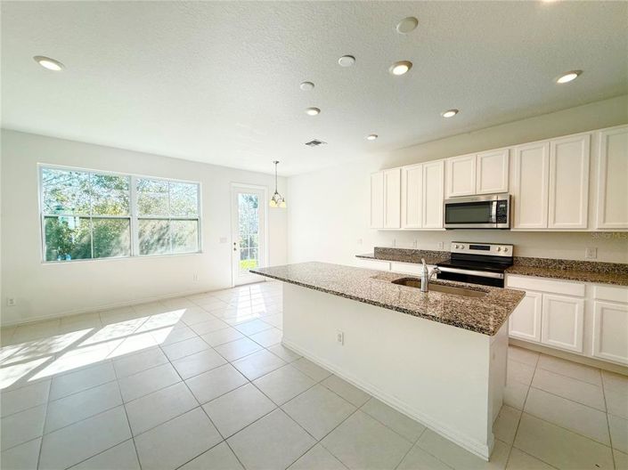 Image No.11-3 Bed Townhouse for sale