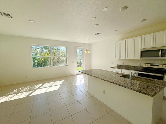 Image No.4-3 Bed Townhouse for sale