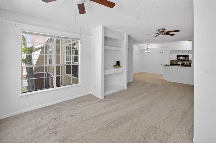 Image No.10-2 Bed Property for sale