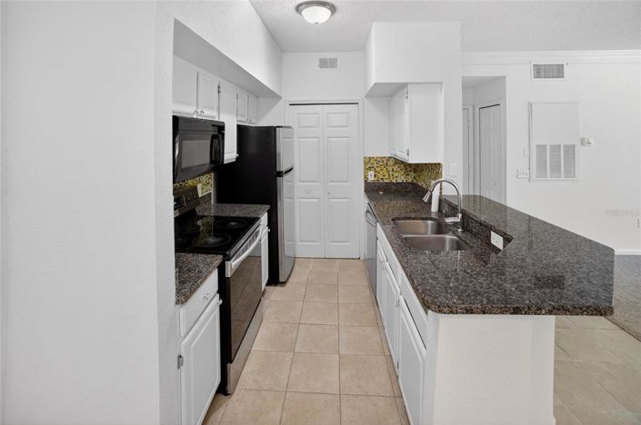 Image No.4-2 Bed Property for sale