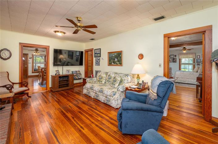 Image No.21-2 Bed Property for sale