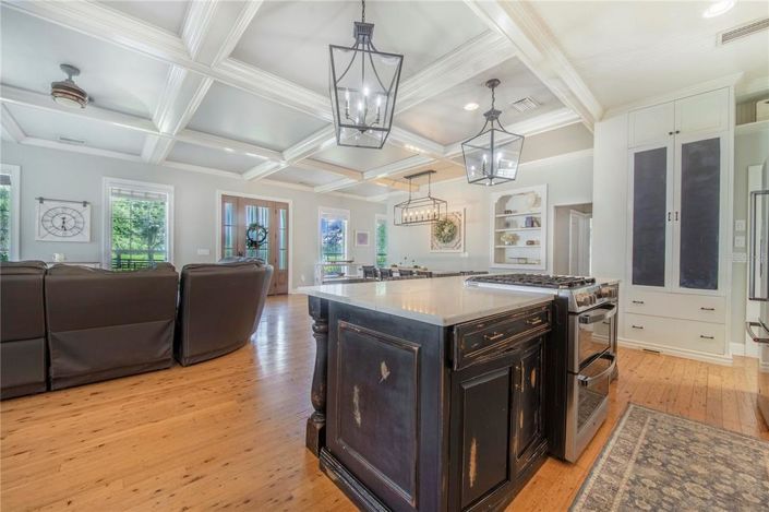 Image No.21-5 Bed Property for sale