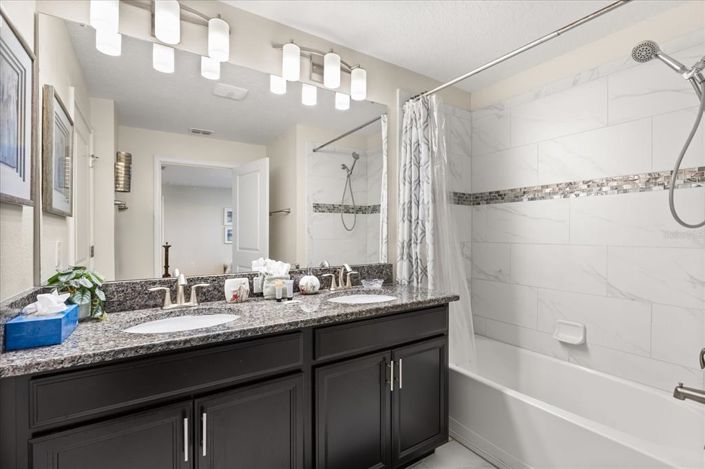 Image No.21-4 Bed Townhouse for sale