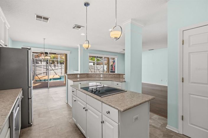 Image No.9-5 Bed Property for sale