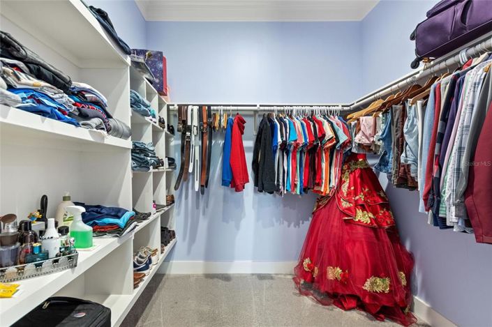 Image No.10-4 Bed Property for sale